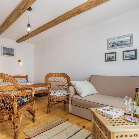 1 Bedroom Beautiful In